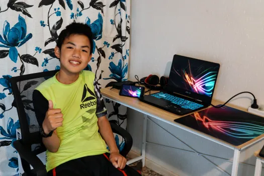 Learn English with this typing game.